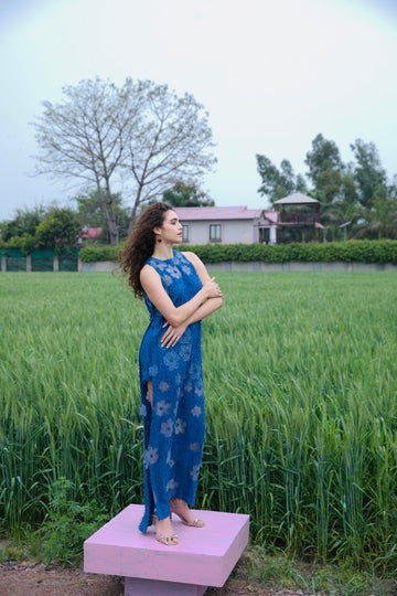 CRUNK BLUE FLOWER EMBROIDERED LONGLINE SHIRT