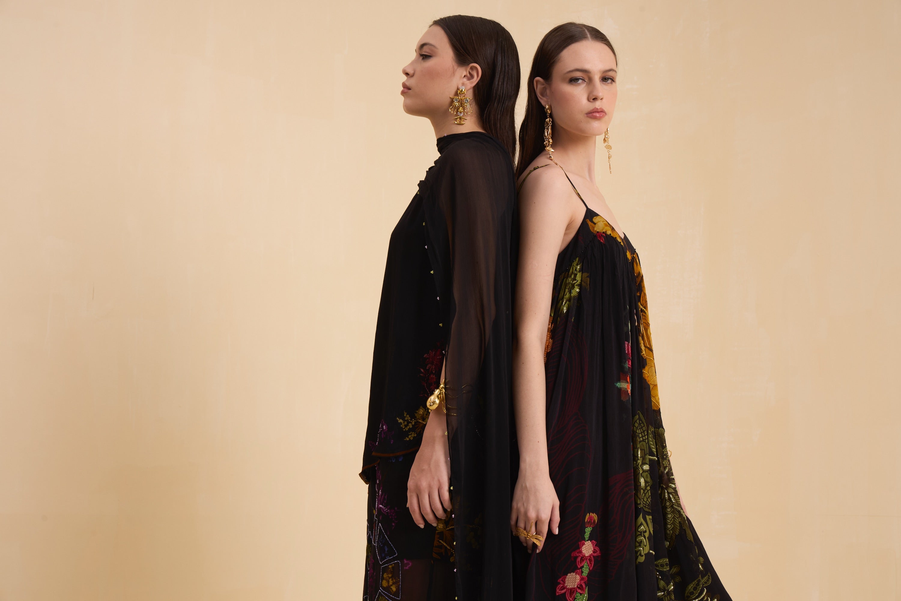 RIV BLACK FLORAL EMBELLISHED SCARF CO-ORD