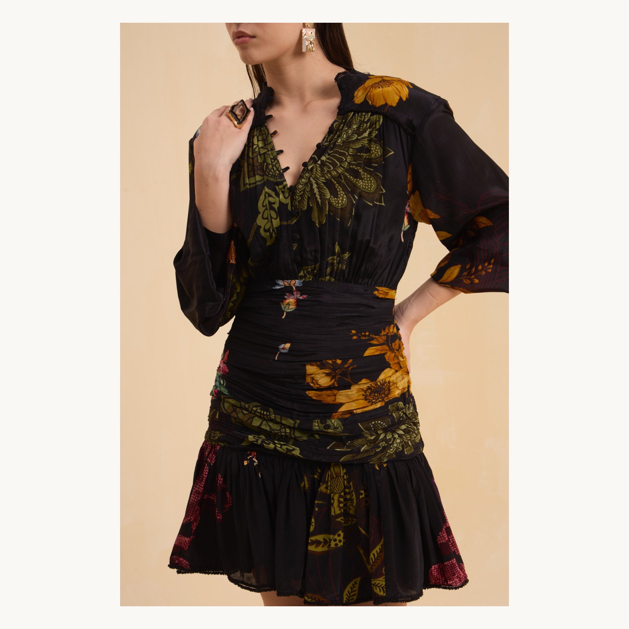 RIV BLACK FLORAL V NECK DRESS SHORT