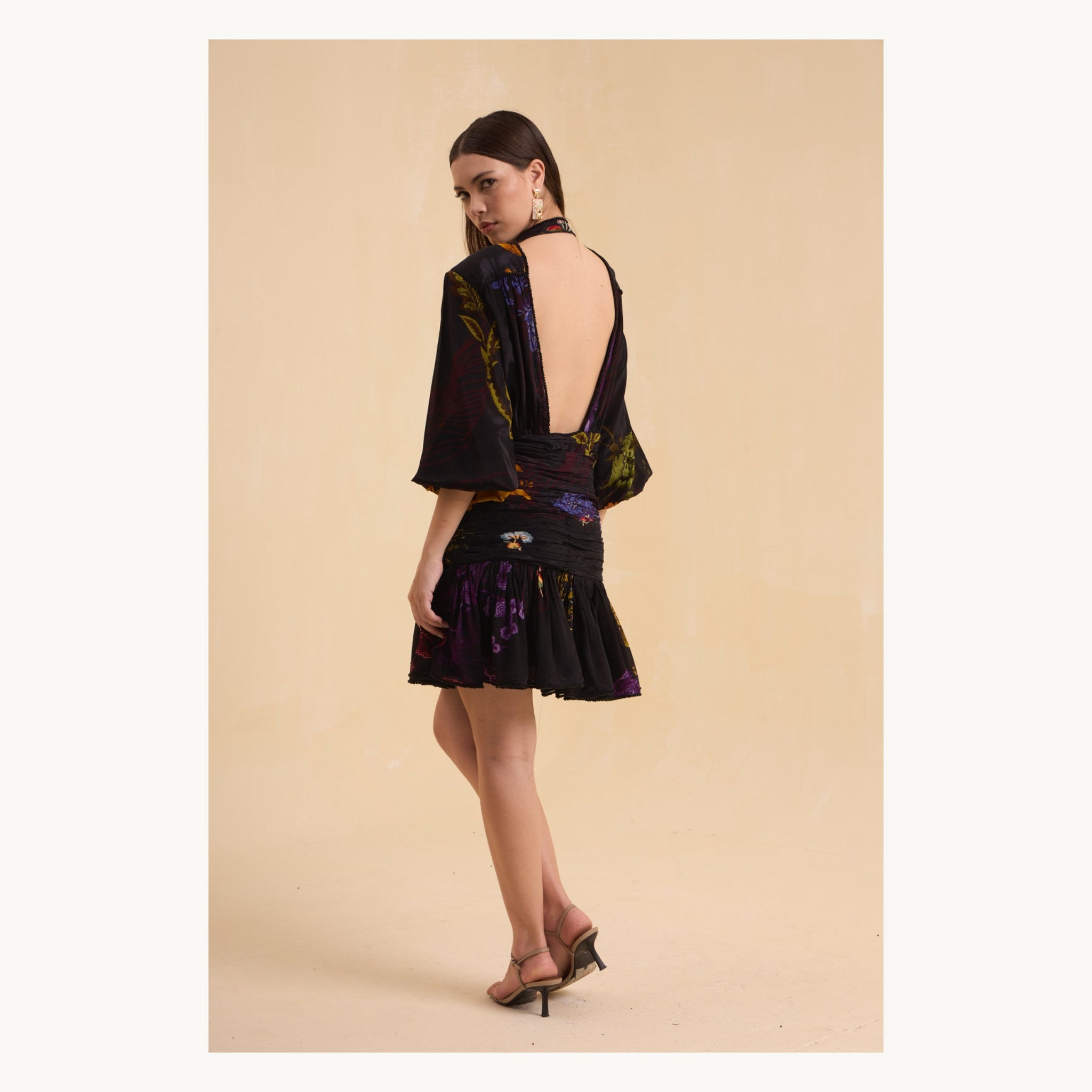 RIV BLACK FLORAL V NECK DRESS SHORT