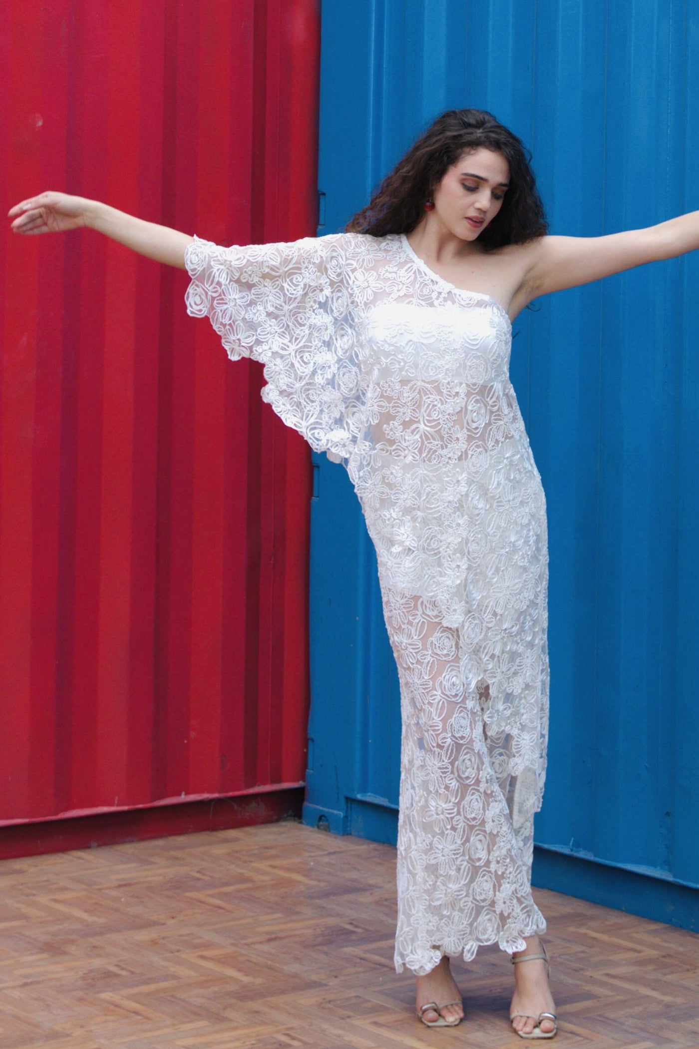 CRUNK IVORY ASYMMETRICAL FLORAL LACED TOP