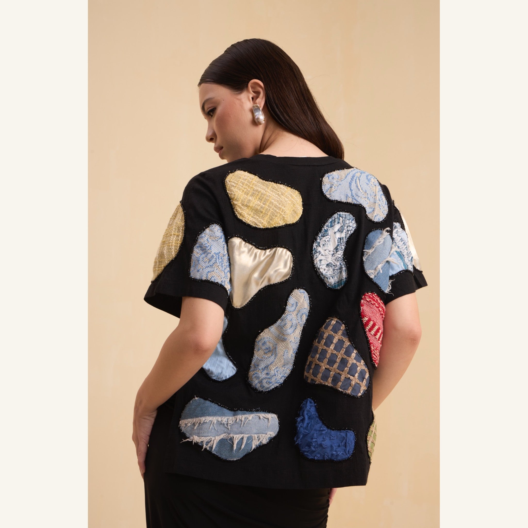 RIV BLACK PATCH ADORNED TEE