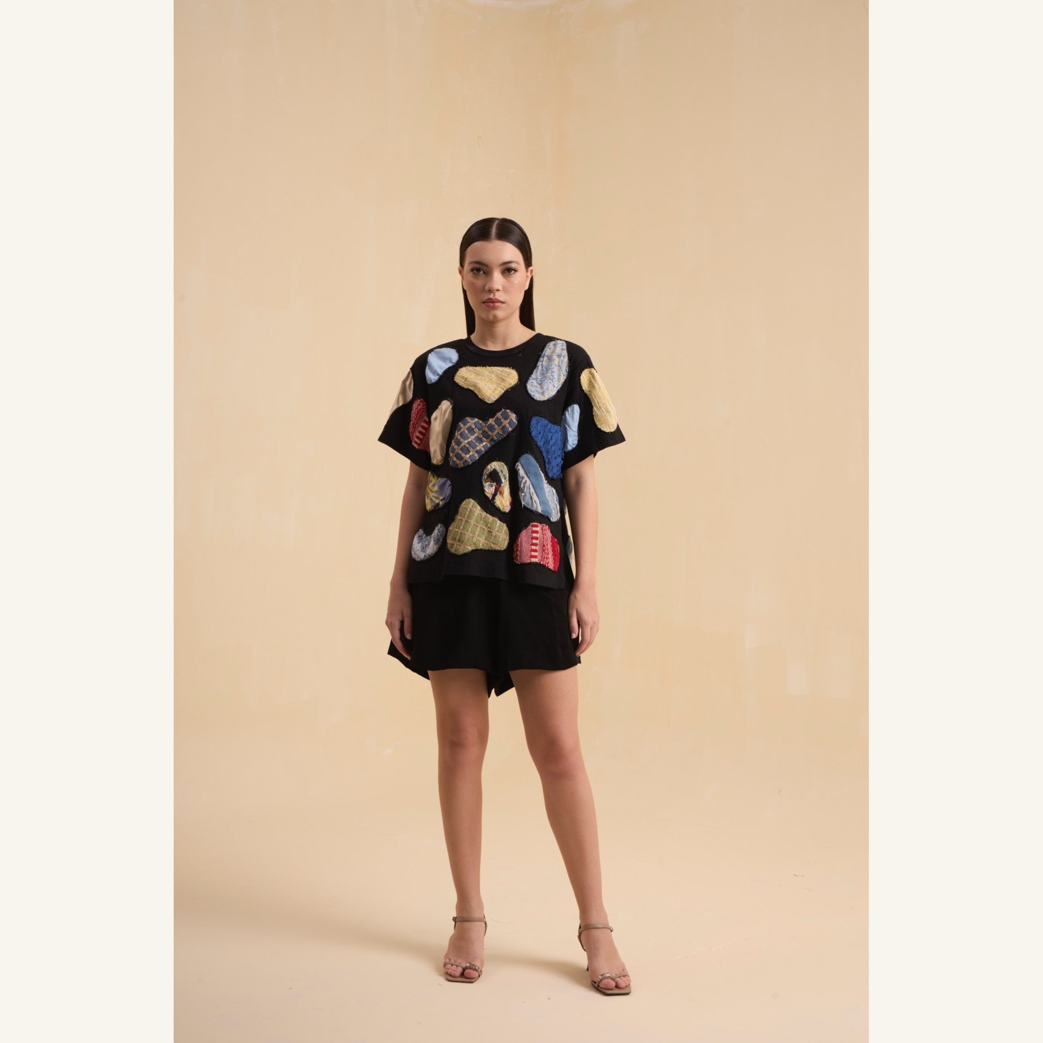RIV BLACK PATCH ADORNED TEE